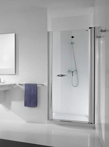 cabine de douche dans une salle de bain