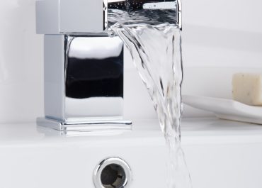 Robinet de lavabo alimenté avec de l'eau adoucie