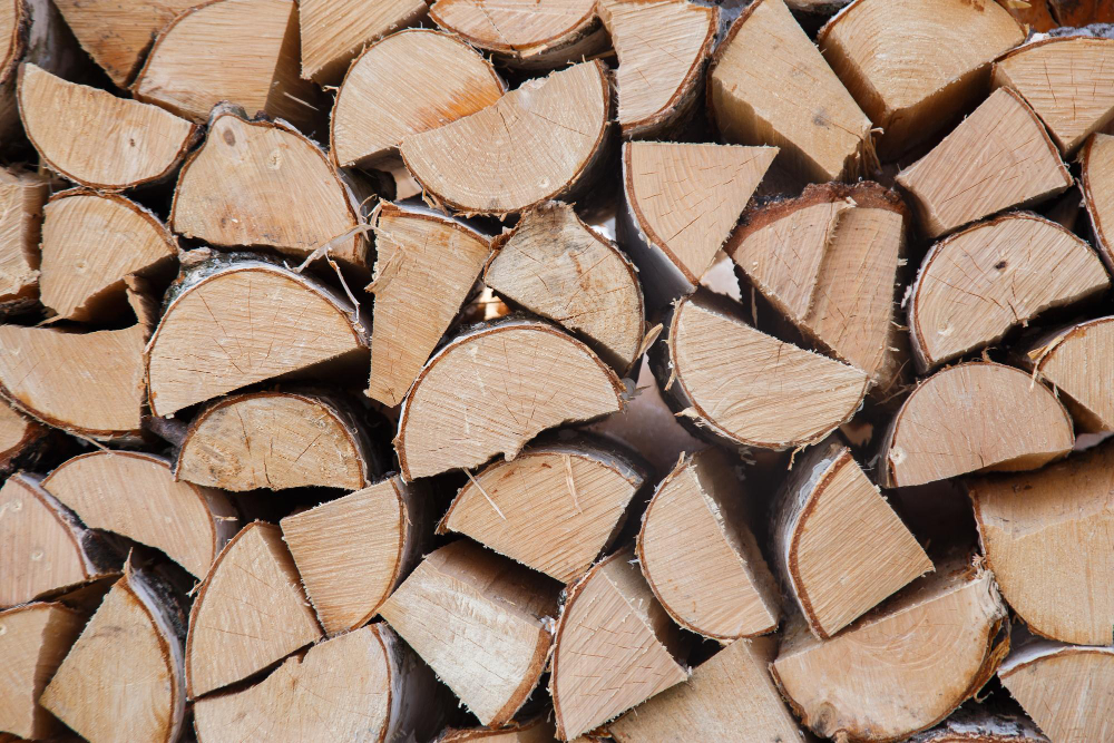 Des bûches de bois pour du chauffage au bois